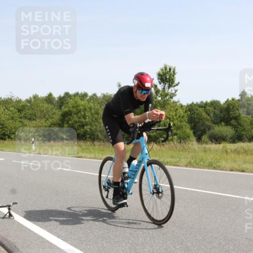 22.06.2025 - Viking Triathlon Yannick Fuchs http://msf.ph/oto/8074354 22.06.2025 11:21:58 Radfahren 80, 304 meine-sportfotos.de