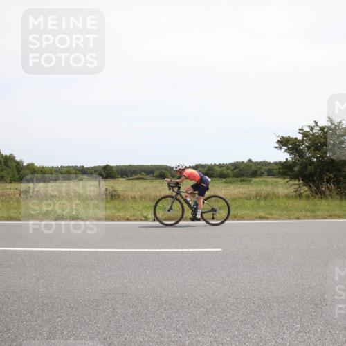 22.06.2025 - Viking Triathlon Yannick Fuchs http://msf.ph/oto/8074430 22.06.2025 13:03:48 Radfahren 130, 538 meine-sportfotos.de