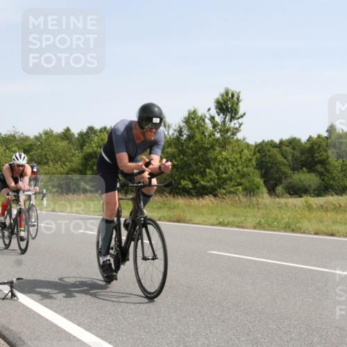 22.06.2025 - Viking Triathlon Yannick Fuchs http://msf.ph/oto/8074698 22.06.2025 11:29:31 Radfahren 78, 93, 110, 281, 305, 314, 320, 411, 427, 487 meine-sportfotos.de