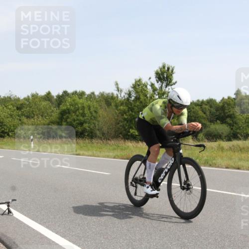 22.06.2025 - Viking Triathlon Yannick Fuchs http://msf.ph/oto/8074818 22.06.2025 11:32:17 Radfahren 220, 238, 450 meine-sportfotos.de