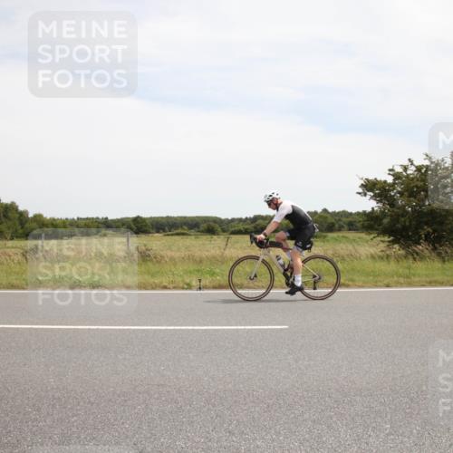22.06.2025 - Viking Triathlon Yannick Fuchs http://msf.ph/oto/8075131 22.06.2025 13:23:16 Radfahren 155, 246, 547 meine-sportfotos.de