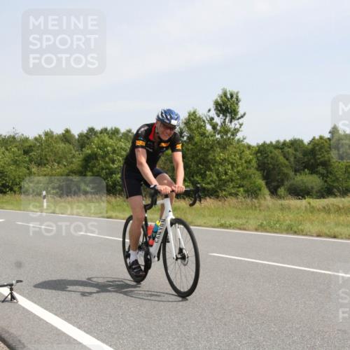 22.06.2025 - Viking Triathlon Yannick Fuchs http://msf.ph/oto/8075308 22.06.2025 11:42:47 Radfahren 45, 74, 81, 102, 365, 414, 425 meine-sportfotos.de