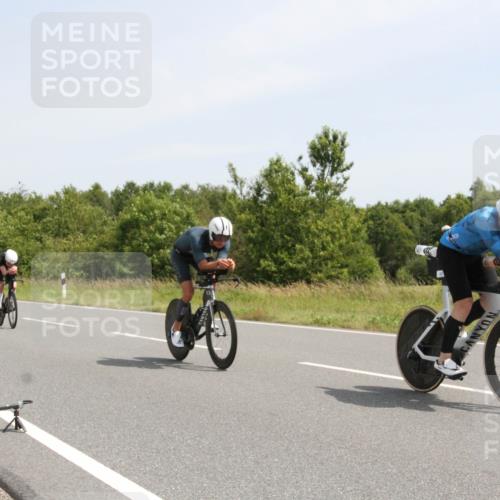 22.06.2025 - Viking Triathlon Yannick Fuchs http://msf.ph/oto/8075315 22.06.2025 11:42:53 Radfahren 2, 45, 74, 81, 414, 441, 610, 661 meine-sportfotos.de