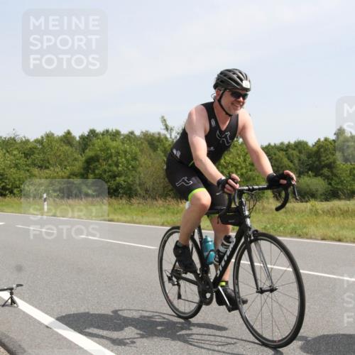 22.06.2025 - Viking Triathlon Yannick Fuchs http://msf.ph/oto/8075389 22.06.2025 11:44:15 Radfahren 121, 144, 471, 543 meine-sportfotos.de