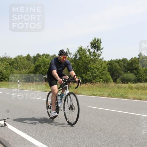 22.06.2025 - Viking Triathlon Yannick Fuchs http://msf.ph/oto/8075535 22.06.2025 11:47:03 Radfahren 48, 116, 402, 481, 640 meine-sportfotos.de