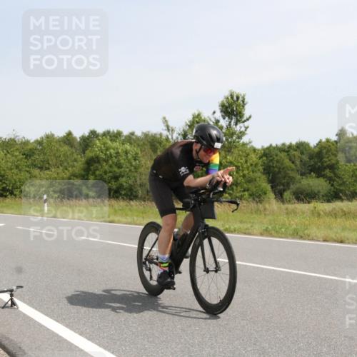 22.06.2025 - Viking Triathlon Yannick Fuchs http://msf.ph/oto/8075725 22.06.2025 11:49:59 Radfahren 11, 33, 257, 638 meine-sportfotos.de