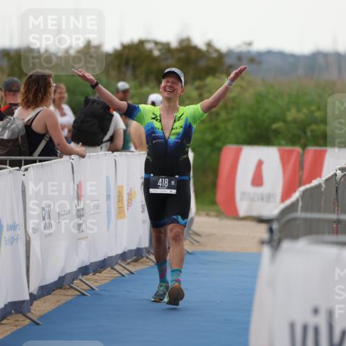22.06.2025 - Viking Triathlon Yannick Fuchs http://msf.ph/oto/8076061 22.06.2025 16:22:01 Ziel  meine-sportfotos.de