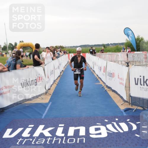 22.06.2025 - Viking Triathlon MichiJ http://msf.ph/oto/8077104 22.06.2025 16:02:38 Ziel 283 meine-sportfotos.de