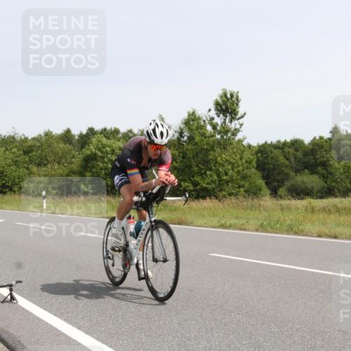 22.06.2025 - Viking Triathlon Yannick Fuchs http://msf.ph/oto/8077260 22.06.2025 12:02:22 Radfahren 51, 53, 178, 198, 401, 443, 526, 654 meine-sportfotos.de