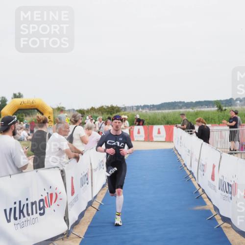 22.06.2025 - Viking Triathlon MichiJ http://msf.ph/oto/8077351 22.06.2025 14:35:16 Ziel 526 meine-sportfotos.de