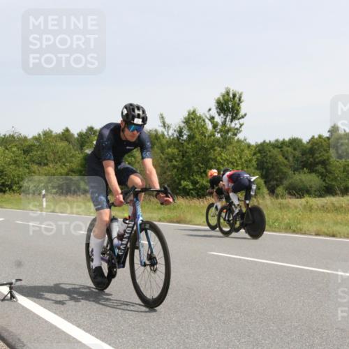 22.06.2025 - Viking Triathlon Yannick Fuchs http://msf.ph/oto/8077468 22.06.2025 12:02:49 Radfahren 19, 84, 122, 127, 137, 187, 209, 240, 244, 316, 377, 428, 452, 531 meine-sportfotos.de
