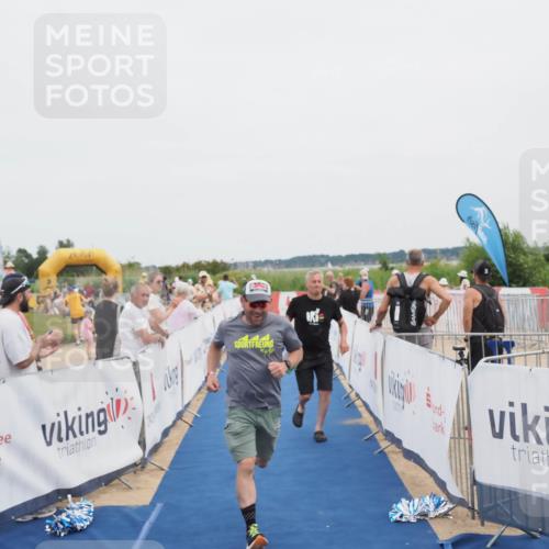 22.06.2025 - Viking Triathlon MichiJ http://msf.ph/oto/8077909 22.06.2025 14:36:04 Ziel 620 meine-sportfotos.de