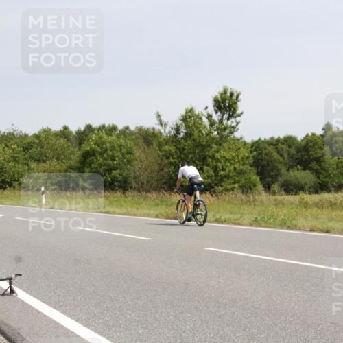 22.06.2025 - Viking Triathlon Yannick Fuchs http://msf.ph/oto/8078007 22.06.2025 12:05:19 Radfahren 37, 50, 197, 202, 205, 286, 364, 550 meine-sportfotos.de