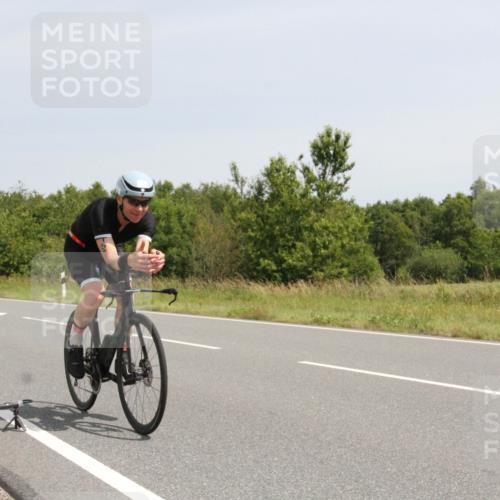 22.06.2025 - Viking Triathlon Yannick Fuchs http://msf.ph/oto/8078482 22.06.2025 12:08:01 Radfahren 157, 325, 334, 468 meine-sportfotos.de