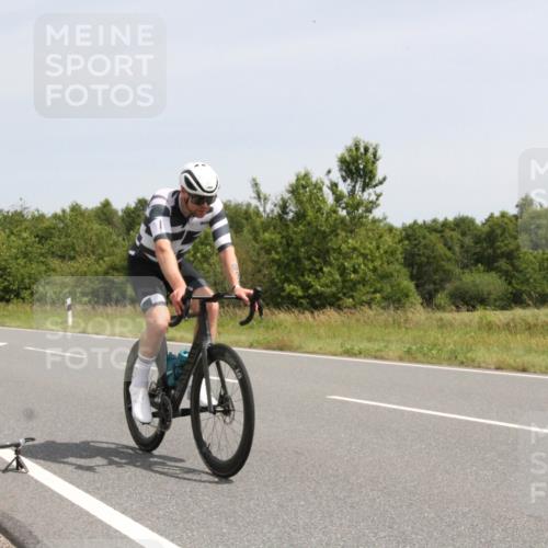 22.06.2025 - Viking Triathlon Yannick Fuchs http://msf.ph/oto/8078987 22.06.2025 12:11:12 Radfahren 107, 643, 658 meine-sportfotos.de