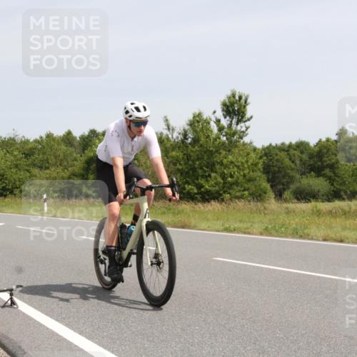 22.06.2025 - Viking Triathlon Yannick Fuchs http://msf.ph/oto/8078994 22.06.2025 12:11:14 Radfahren 529, 643, 658 meine-sportfotos.de