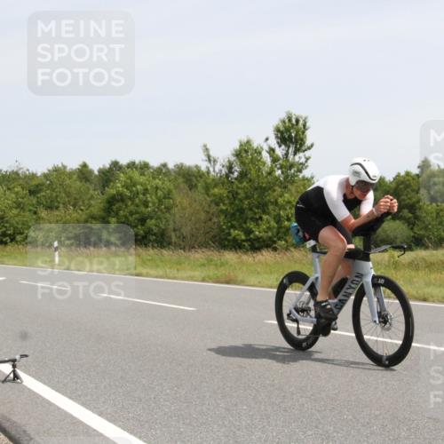 22.06.2025 - Viking Triathlon Yannick Fuchs http://msf.ph/oto/8079122 22.06.2025 12:11:58 Radfahren 110, 449, 475 meine-sportfotos.de