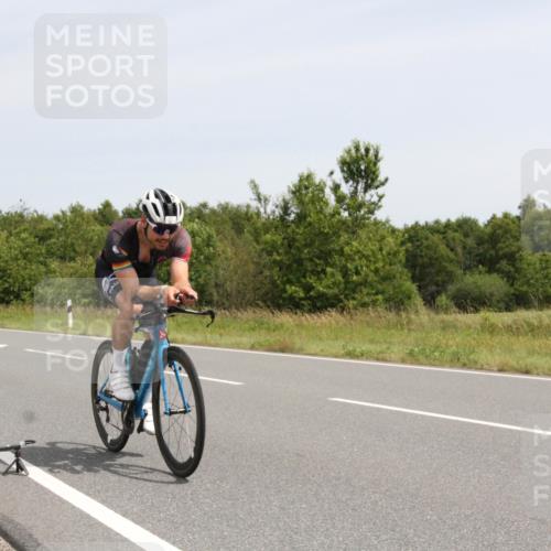 22.06.2025 - Viking Triathlon Yannick Fuchs http://msf.ph/oto/8079148 22.06.2025 12:12:36 Radfahren 61, 394, 397, 477 meine-sportfotos.de