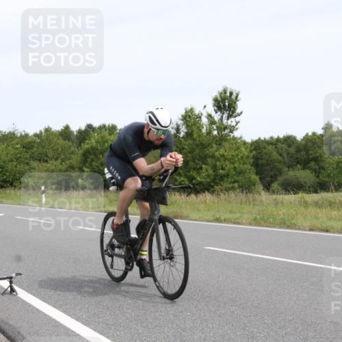 22.06.2025 - Viking Triathlon Yannick Fuchs http://msf.ph/oto/8079432 22.06.2025 12:14:48 Radfahren 182, 210, 254, 353, 358, 411 meine-sportfotos.de
