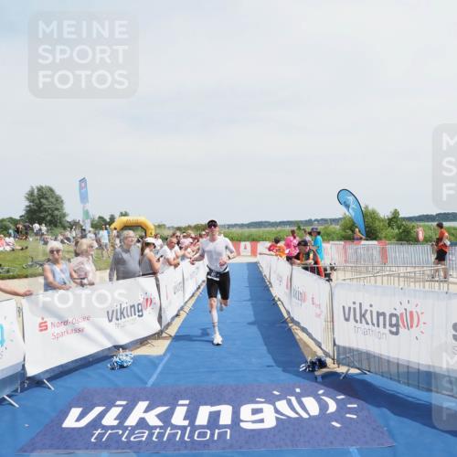 22.06.2025 - Viking Triathlon MichiJ http://msf.ph/oto/8080194 22.06.2025 14:20:05 Ziel 401 meine-sportfotos.de
