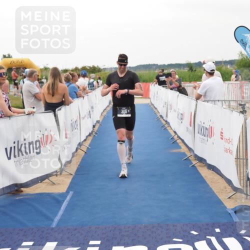 22.06.2025 - Viking Triathlon MichiJ http://msf.ph/oto/8080372 22.06.2025 15:56:44 Ziel 261, 306 meine-sportfotos.de