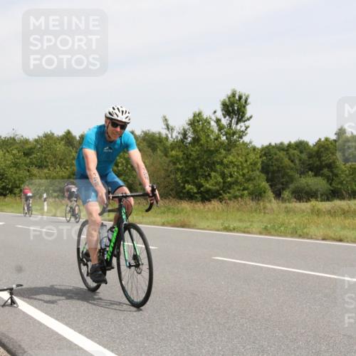 22.06.2025 - Viking Triathlon Yannick Fuchs http://msf.ph/oto/8080383 22.06.2025 12:20:49 Radfahren 25, 43, 128, 181, 187, 374, 388, 407, 499, 506, 654 meine-sportfotos.de