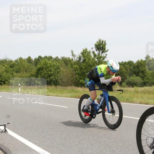 22.06.2025 - Viking Triathlon Yannick Fuchs http://msf.ph/oto/8080503 22.06.2025 12:21:19 Radfahren 71, 395, 535, 621 meine-sportfotos.de