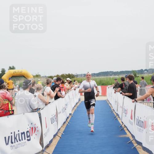 22.06.2025 - Viking Triathlon MichiJ http://msf.ph/oto/8080572 22.06.2025 14:40:42 Ziel 444 meine-sportfotos.de