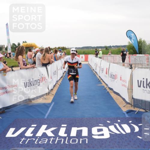 22.06.2025 - Viking Triathlon MichiJ http://msf.ph/oto/8081577 22.06.2025 15:59:04 Ziel 77, 461 meine-sportfotos.de