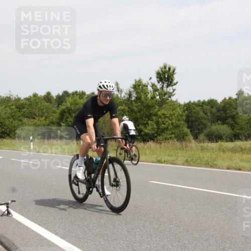 22.06.2025 - Viking Triathlon Yannick Fuchs http://msf.ph/oto/8081589 22.06.2025 12:26:26 Radfahren 246, 456, 501 meine-sportfotos.de