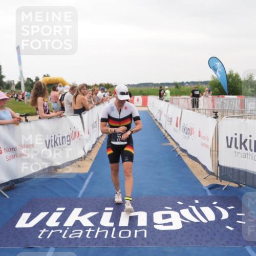 22.06.2025 - Viking Triathlon MichiJ http://msf.ph/oto/8081610 22.06.2025 15:59:05 Ziel 77, 461 meine-sportfotos.de