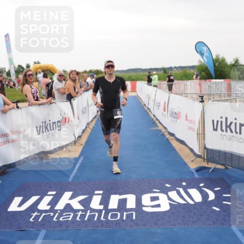 22.06.2025 - Viking Triathlon MichiJ http://msf.ph/oto/8081657 22.06.2025 15:59:09 Ziel 77, 461 meine-sportfotos.de