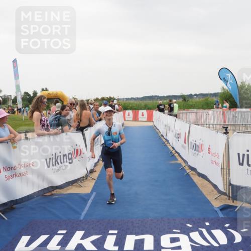 22.06.2025 - Viking Triathlon MichiJ http://msf.ph/oto/8082127 22.06.2025 16:00:23 Ziel 154 meine-sportfotos.de