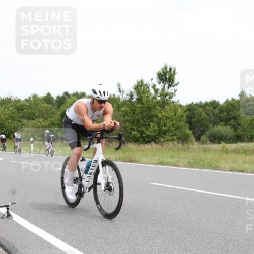 22.06.2025 - Viking Triathlon Yannick Fuchs http://msf.ph/oto/8082494 22.06.2025 12:43:43 Radfahren 124, 316, 349, 359, 388, 407, 428, 442, 493, 506, 522 meine-sportfotos.de