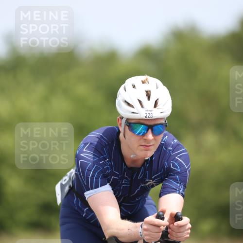 22.06.2025 - Viking Triathlon Yannick Fuchs http://msf.ph/oto/8082548 22.06.2025 12:23:41 Radfahren 42, 226, 328, 443, 630 meine-sportfotos.de