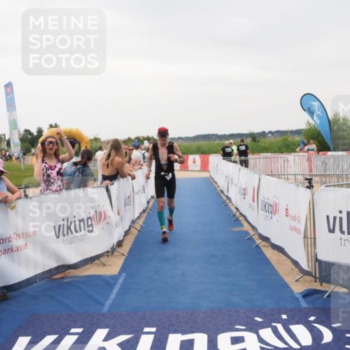 22.06.2025 - Viking Triathlon MichiJ http://msf.ph/oto/8082611 22.06.2025 16:01:36 Ziel 291, 543 meine-sportfotos.de