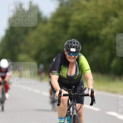 22.06.2025 - Viking Triathlon Yannick Fuchs http://msf.ph/oto/8082681 22.06.2025 12:24:37 Radfahren 38, 75, 122, 141, 219, 282, 607, 636 meine-sportfotos.de