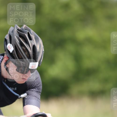 22.06.2025 - Viking Triathlon Yannick Fuchs http://msf.ph/oto/8082702 22.06.2025 12:24:41 Radfahren 38, 50, 75, 122, 141, 219, 261, 282, 607, 636 meine-sportfotos.de