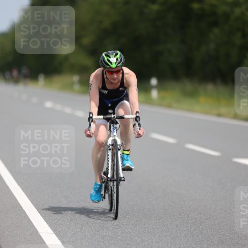 22.06.2025 - Viking Triathlon Yannick Fuchs http://msf.ph/oto/8082714 22.06.2025 12:24:45 Radfahren 38, 50, 75, 122, 225, 261, 282, 343, 399, 607 meine-sportfotos.de