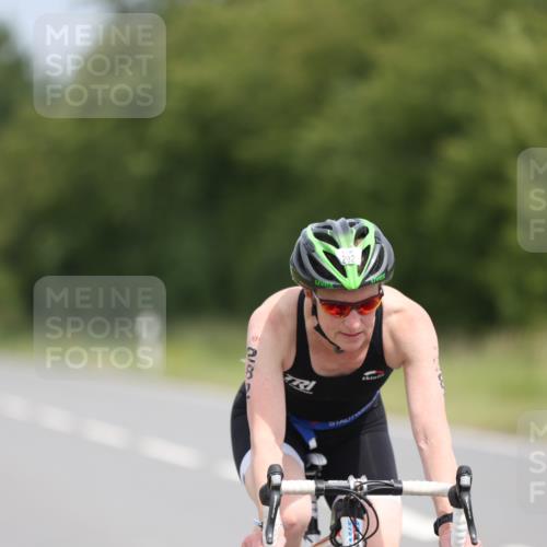 22.06.2025 - Viking Triathlon Yannick Fuchs http://msf.ph/oto/8082722 22.06.2025 12:24:46 Radfahren 38, 50, 75, 122, 225, 261, 282, 343, 399 meine-sportfotos.de