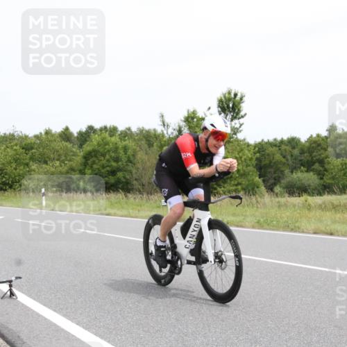 22.06.2025 - Viking Triathlon Yannick Fuchs http://msf.ph/oto/8082770 22.06.2025 12:48:20 Radfahren 300 meine-sportfotos.de