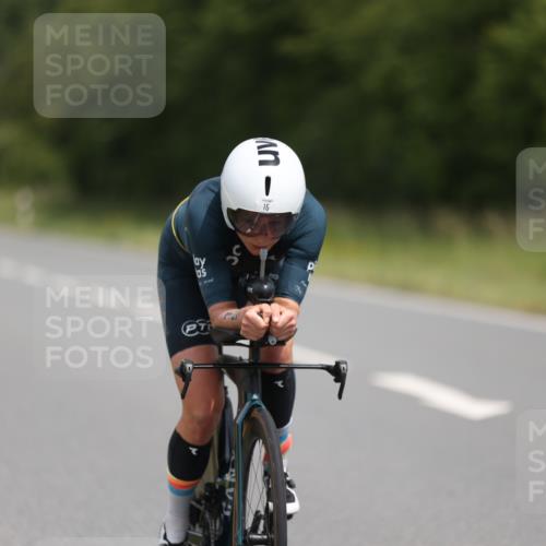 22.06.2025 - Viking Triathlon Yannick Fuchs http://msf.ph/oto/8082941 22.06.2025 12:26:02 Radfahren 15, 70, 103, 304, 305, 398 meine-sportfotos.de