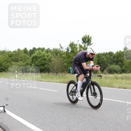 22.06.2025 - Viking Triathlon Yannick Fuchs http://msf.ph/oto/8082949 22.06.2025 12:50:56 Radfahren 75, 264, 304, 317, 436, 507, 630 meine-sportfotos.de