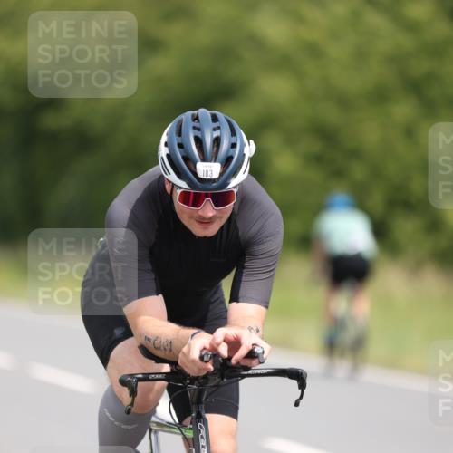 22.06.2025 - Viking Triathlon Yannick Fuchs http://msf.ph/oto/8082966 22.06.2025 12:26:07 Radfahren 70, 103, 304, 398, 544 meine-sportfotos.de