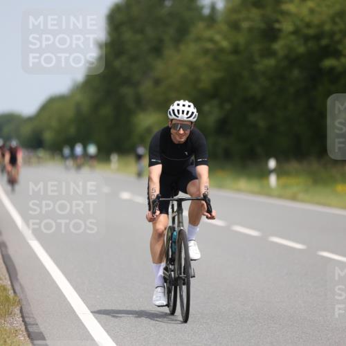 22.06.2025 - Viking Triathlon Yannick Fuchs http://msf.ph/oto/8083001 22.06.2025 12:26:25 Radfahren 246, 265, 456, 501, 518 meine-sportfotos.de