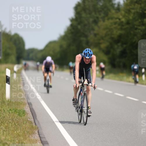 22.06.2025 - Viking Triathlon Yannick Fuchs http://msf.ph/oto/8083115 22.06.2025 12:27:34 Radfahren 21, 34, 179, 346, 460 meine-sportfotos.de