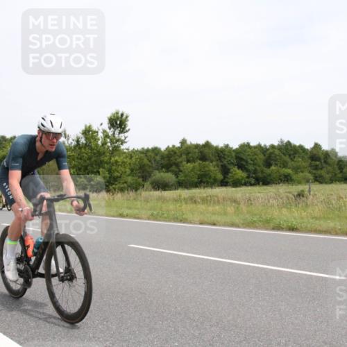22.06.2025 - Viking Triathlon Yannick Fuchs http://msf.ph/oto/8083146 22.06.2025 12:54:52 Radfahren 51, 185, 235 meine-sportfotos.de