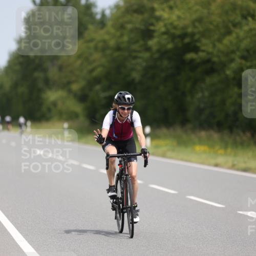 22.06.2025 - Viking Triathlon Yannick Fuchs http://msf.ph/oto/8083297 22.06.2025 12:29:11 Radfahren 11, 33, 59, 249, 298, 386, 437 meine-sportfotos.de