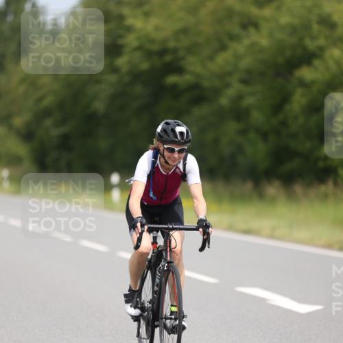22.06.2025 - Viking Triathlon Yannick Fuchs http://msf.ph/oto/8083300 22.06.2025 12:29:11 Radfahren 11, 33, 59, 249, 298, 386, 437 meine-sportfotos.de