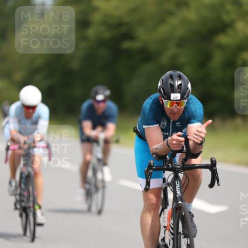 22.06.2025 - Viking Triathlon Yannick Fuchs http://msf.ph/oto/8083335 22.06.2025 12:29:31 Radfahren 57, 84, 85, 133, 185, 213, 406, 514, 632 meine-sportfotos.de